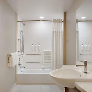Studio Accessible aux Personnes à Mobilité Réduite Lit King-Size